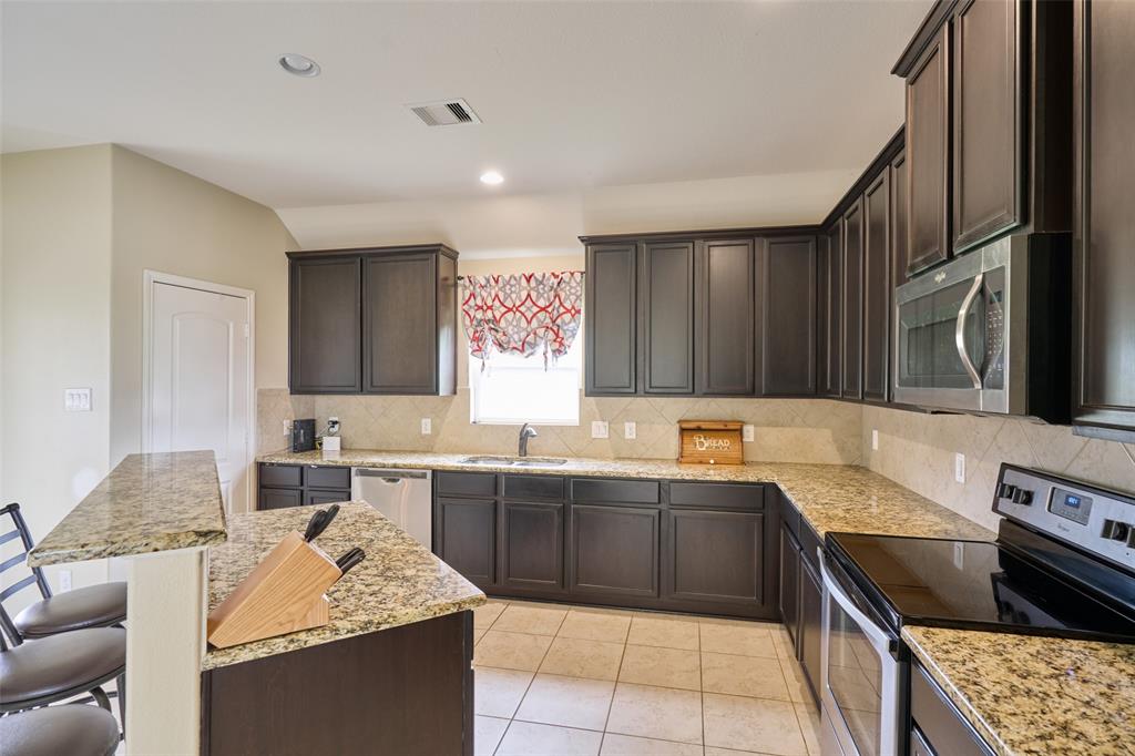 18783 1 Wichita Trail, Magnolia, Texas 77355, 3 Bedrooms Bedrooms, 7 Rooms Rooms,2 BathroomsBathrooms,Single-family,For Sale,Wichita,73914771
