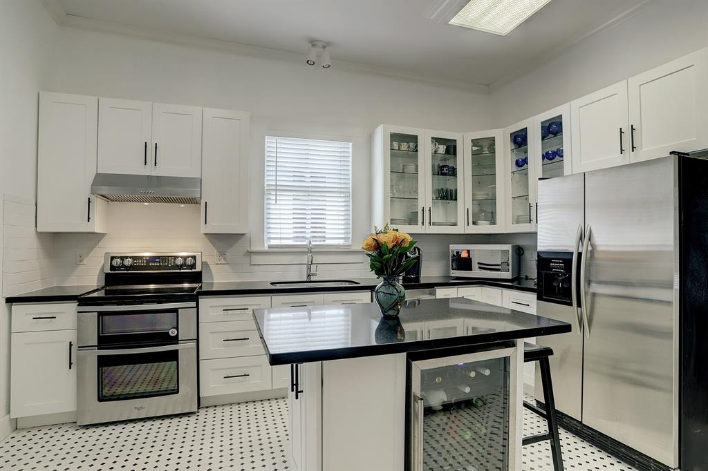 3411 1.5 Bernardo De Galvez, Galveston, Texas 77550, 3 Bedrooms Bedrooms, 3 Rooms Rooms,2 BathroomsBathrooms,Single-family,For Sale,Bernardo De Galvez,84083682