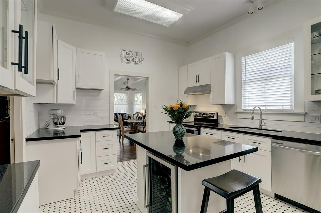 3411 1.5 Bernardo De Galvez, Galveston, Texas 77550, 3 Bedrooms Bedrooms, 3 Rooms Rooms,2 BathroomsBathrooms,Single-family,For Sale,Bernardo De Galvez,84083682