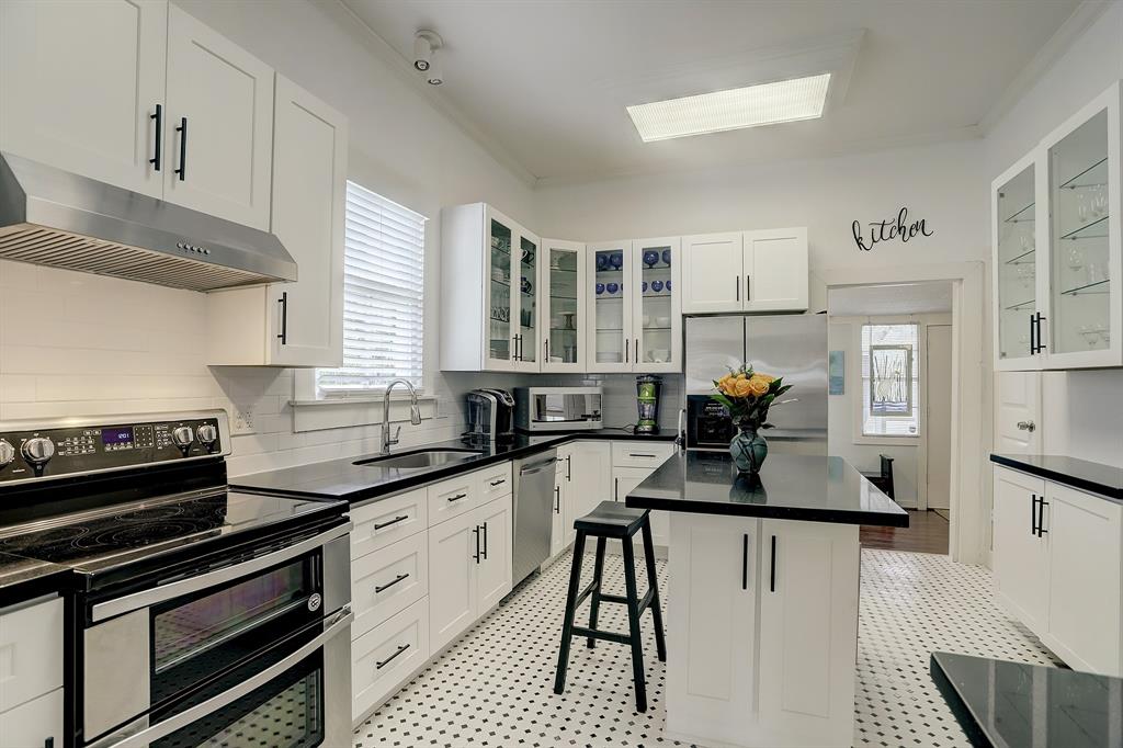 3411 1.5 Bernardo De Galvez, Galveston, Texas 77550, 3 Bedrooms Bedrooms, 3 Rooms Rooms,2 BathroomsBathrooms,Single-family,For Sale,Bernardo De Galvez,84083682