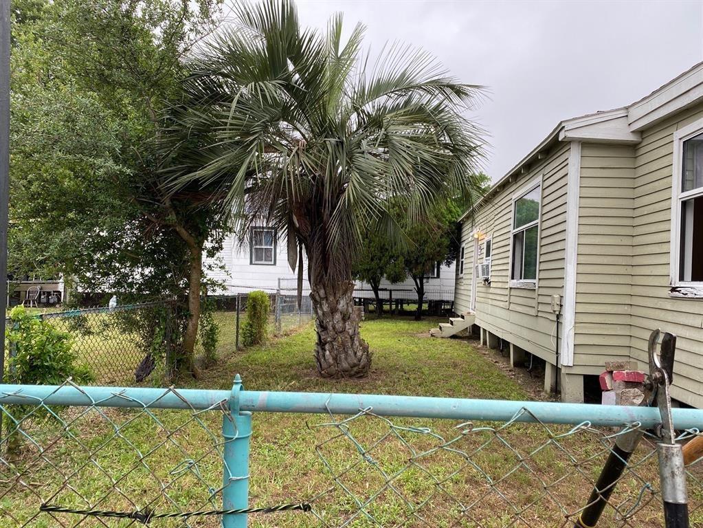 1321 1 35th Street, Galveston, Texas 77550, 1 Bedroom Bedrooms, ,1 BathroomBathrooms,Multi-family,For Sale,35th,53175604