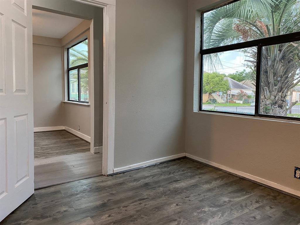 1321 1 35th Street, Galveston, Texas 77550, 1 Bedroom Bedrooms, ,1 BathroomBathrooms,Multi-family,For Sale,35th,53175604