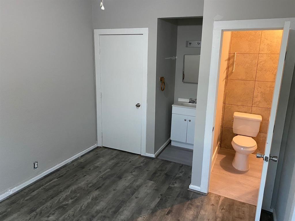 1321 1 35th Street, Galveston, Texas 77550, 1 Bedroom Bedrooms, ,1 BathroomBathrooms,Multi-family,For Sale,35th,53175604