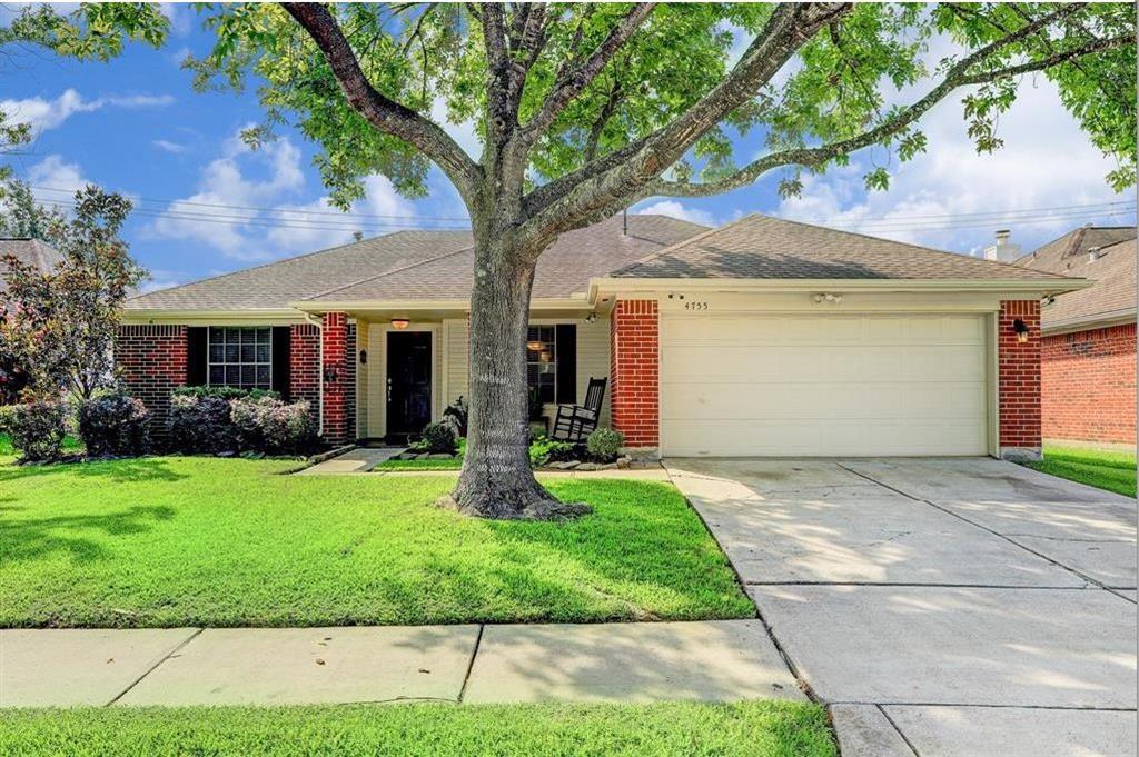 4755 Widerop LN, Friendswood, TX 77546