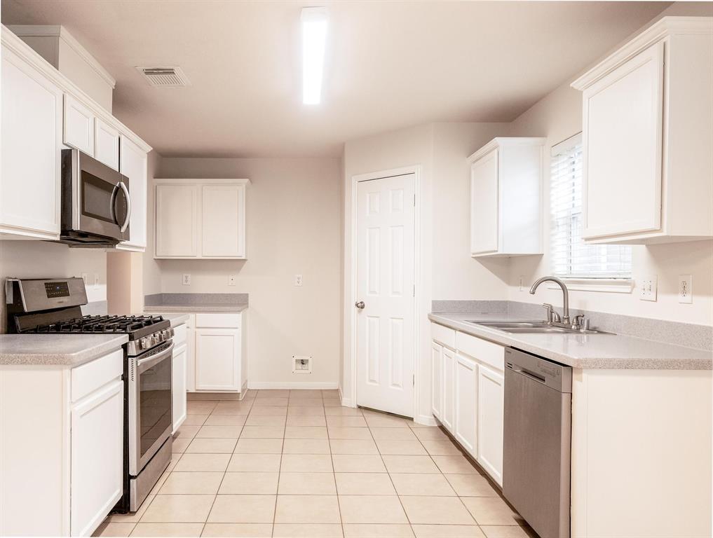 19214 2 Christine Crossing Drive, Richmond, Texas 77407, 4 Bedrooms Bedrooms, 4 Rooms Rooms,3 BathroomsBathrooms,Single-family,For Sale,Christine Crossing,76704778