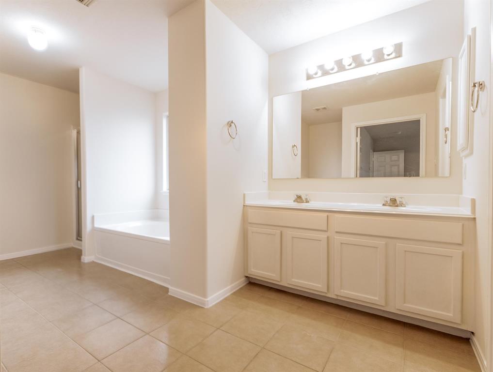 19214 2 Christine Crossing Drive, Richmond, Texas 77407, 4 Bedrooms Bedrooms, 4 Rooms Rooms,3 BathroomsBathrooms,Single-family,For Sale,Christine Crossing,76704778