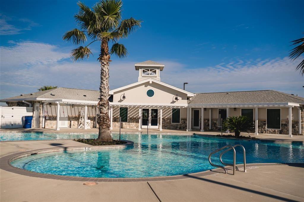 13005 2 Blue Flora Drive, Texas City, Texas 77568, 4 Bedrooms Bedrooms, 4 Rooms Rooms,3 BathroomsBathrooms,Single-family,For Sale,Blue Flora,71603845