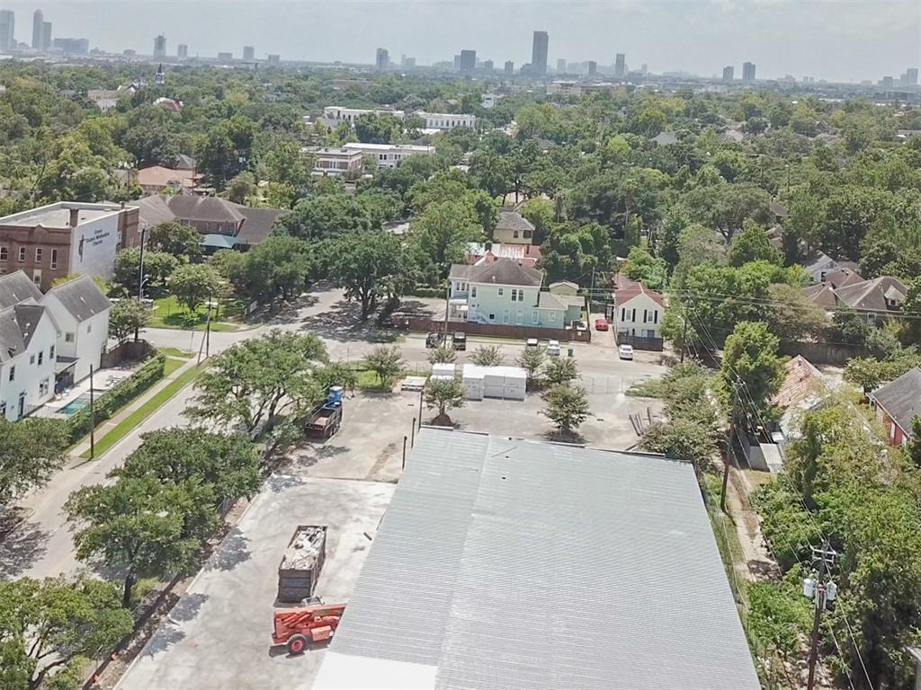 1333 1.5 Yale Street, Houston, Texas 77008, 4 Bedrooms Bedrooms, 4 Rooms Rooms,2 BathroomsBathrooms,Single-family,For Sale,Yale,25480415