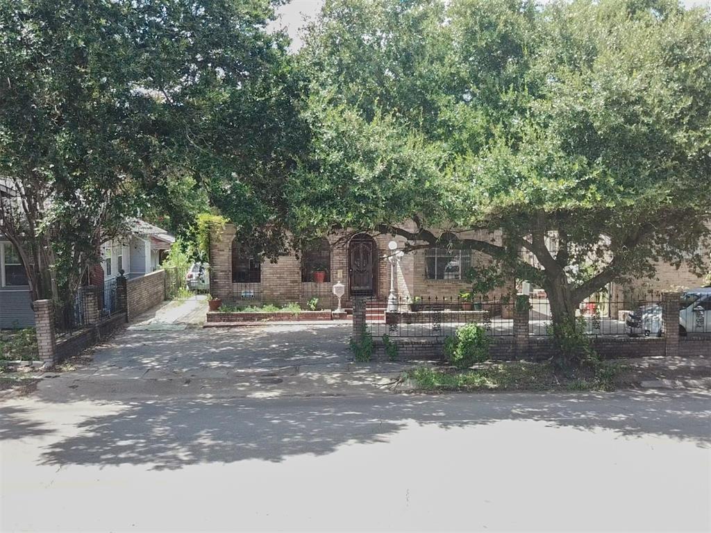 1333 1.5 Yale Street, Houston, Texas 77008, 4 Bedrooms Bedrooms, 4 Rooms Rooms,2 BathroomsBathrooms,Single-family,For Sale,Yale,25480415