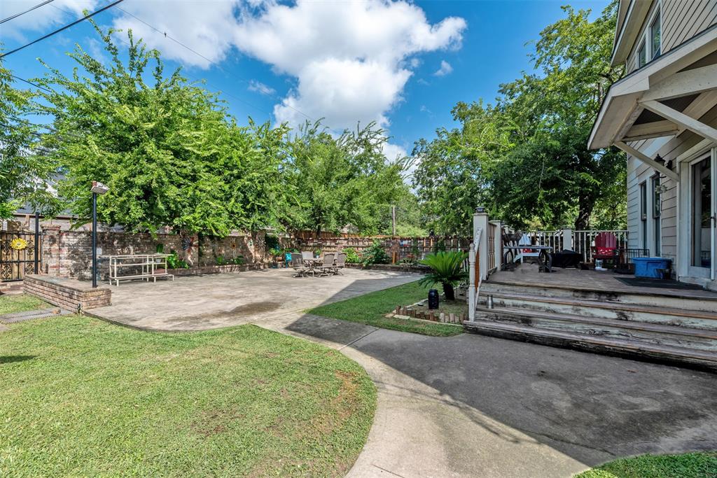 1335 2 Yale Street, Houston, Texas 77008, 5 Bedrooms Bedrooms, 9 Rooms Rooms,3 BathroomsBathrooms,Single-family,For Sale,Yale,30905686