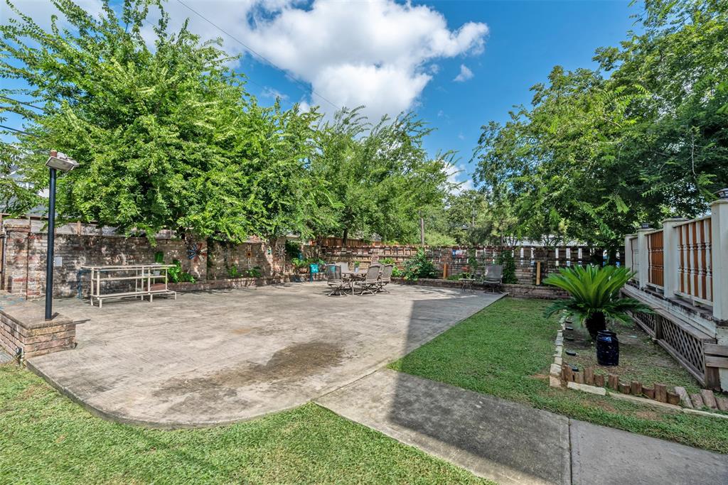 1335 2 Yale Street, Houston, Texas 77008, 5 Bedrooms Bedrooms, 9 Rooms Rooms,3 BathroomsBathrooms,Single-family,For Sale,Yale,30905686