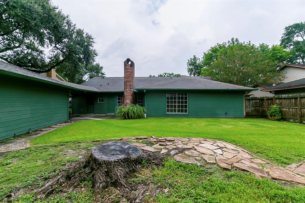 12519 1 Briar Forest Drive, Houston, Texas 77077, 4 Bedrooms Bedrooms, 4 Rooms Rooms,2 BathroomsBathrooms,Single-family,For Sale,Briar Forest,98095172