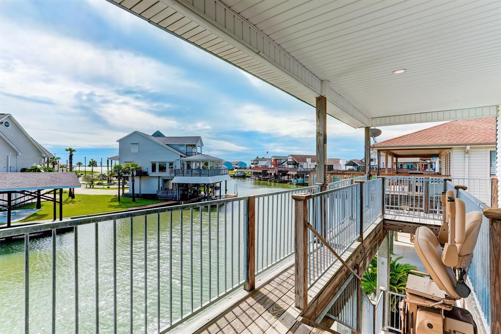 338 1 Admiral Circle, Tiki Island, Texas 77554, 3 Bedrooms Bedrooms, 7 Rooms Rooms,3 BathroomsBathrooms,Single-family,For Sale,Admiral,3420094