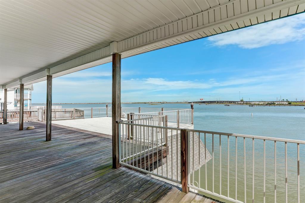 338 1 Admiral Circle, Tiki Island, Texas 77554, 3 Bedrooms Bedrooms, 7 Rooms Rooms,3 BathroomsBathrooms,Single-family,For Sale,Admiral,3420094