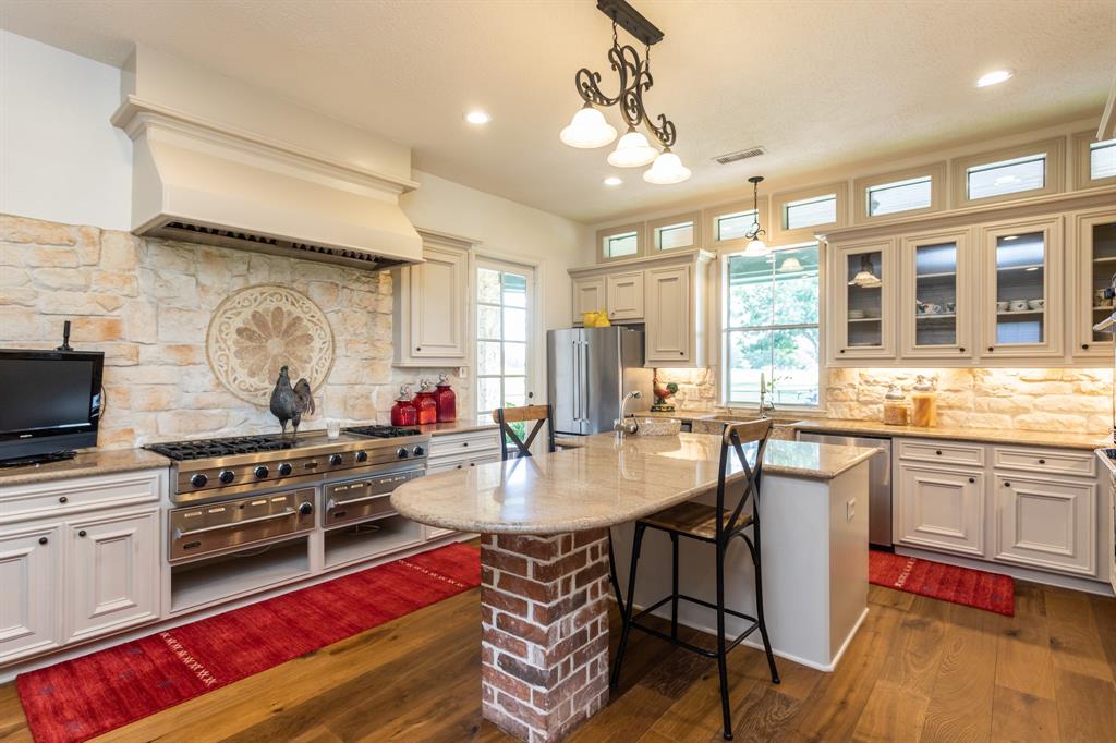6935 2 Bois D Arc Lane, Fulshear, Texas 77406, 3 Bedrooms Bedrooms, 10 Rooms Rooms,3 BathroomsBathrooms,Country Homes/acreage,For Sale,Bois D Arc,76352831