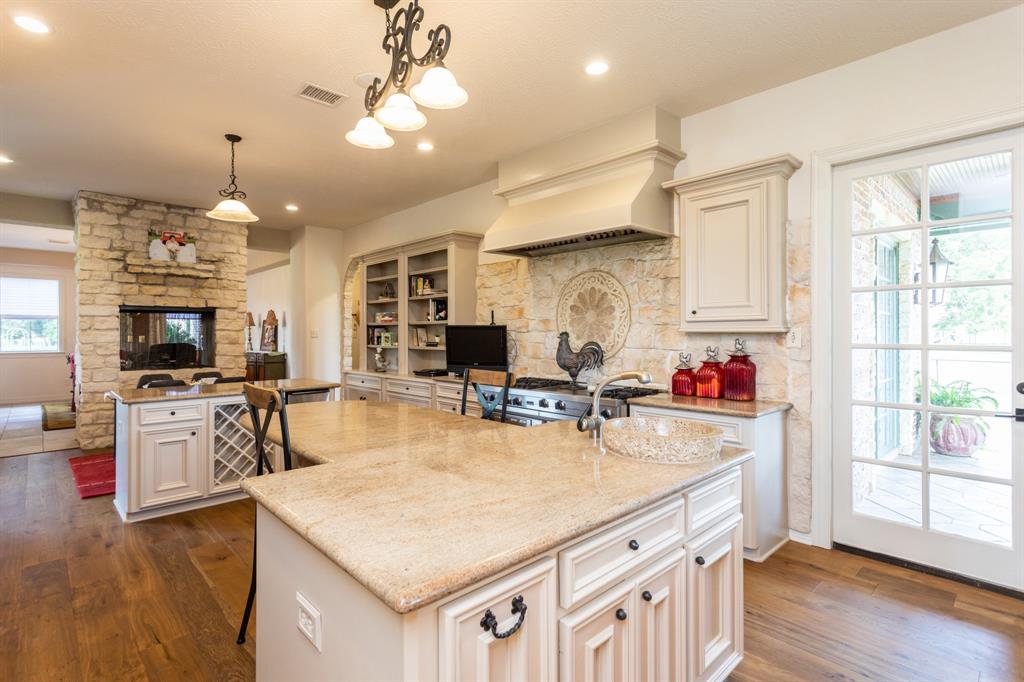 6935 2 Bois D Arc Lane, Fulshear, Texas 77406, 3 Bedrooms Bedrooms, 10 Rooms Rooms,3 BathroomsBathrooms,Country Homes/acreage,For Sale,Bois D Arc,76352831