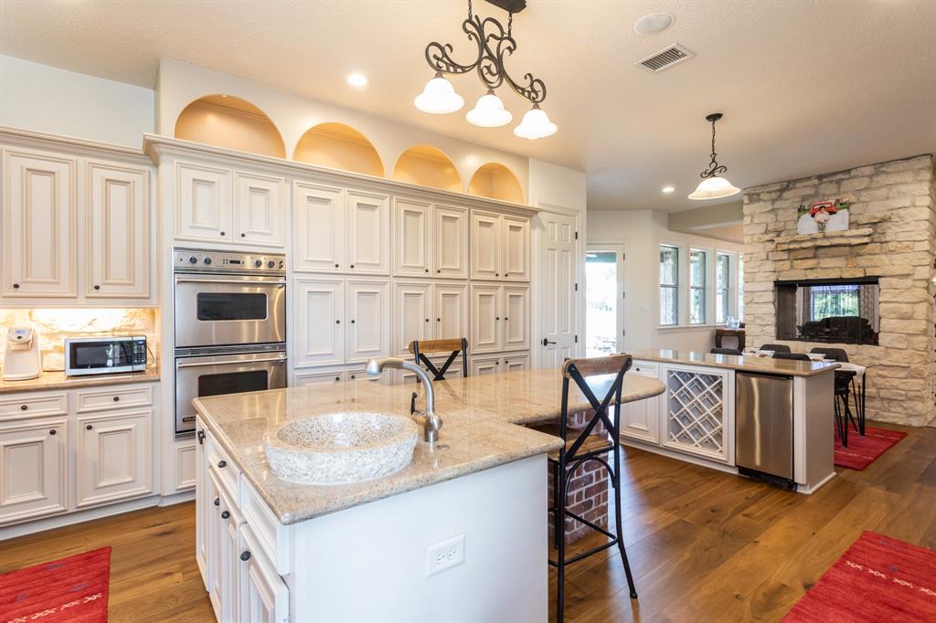 6935 2 Bois D Arc Lane, Fulshear, Texas 77406, 3 Bedrooms Bedrooms, 10 Rooms Rooms,3 BathroomsBathrooms,Country Homes/acreage,For Sale,Bois D Arc,76352831