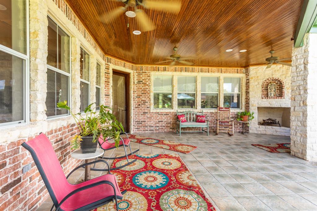 6935 2 Bois D Arc Lane, Fulshear, Texas 77406, 3 Bedrooms Bedrooms, 10 Rooms Rooms,3 BathroomsBathrooms,Country Homes/acreage,For Sale,Bois D Arc,76352831