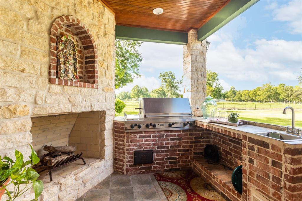6935 2 Bois D Arc Lane, Fulshear, Texas 77406, 3 Bedrooms Bedrooms, 10 Rooms Rooms,3 BathroomsBathrooms,Country Homes/acreage,For Sale,Bois D Arc,76352831