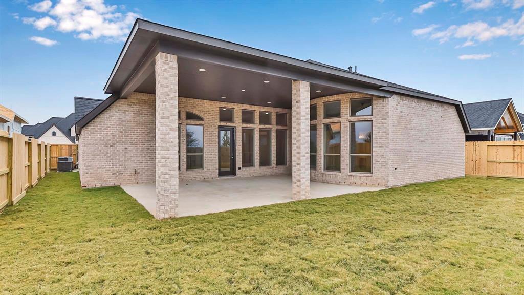 4426 1 Windy Oaks Drive, Fulshear, Texas 77441, 4 Bedrooms Bedrooms, 9 Rooms Rooms,3 BathroomsBathrooms,Single-family,For Sale,Windy Oaks,83266392