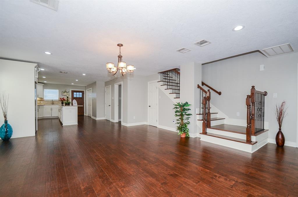 1110 2 ENID Street, Houston, Texas 77009, 6 Bedrooms Bedrooms, 17 Rooms Rooms,4 BathroomsBathrooms,Single-family,For Sale,ENID,61152330