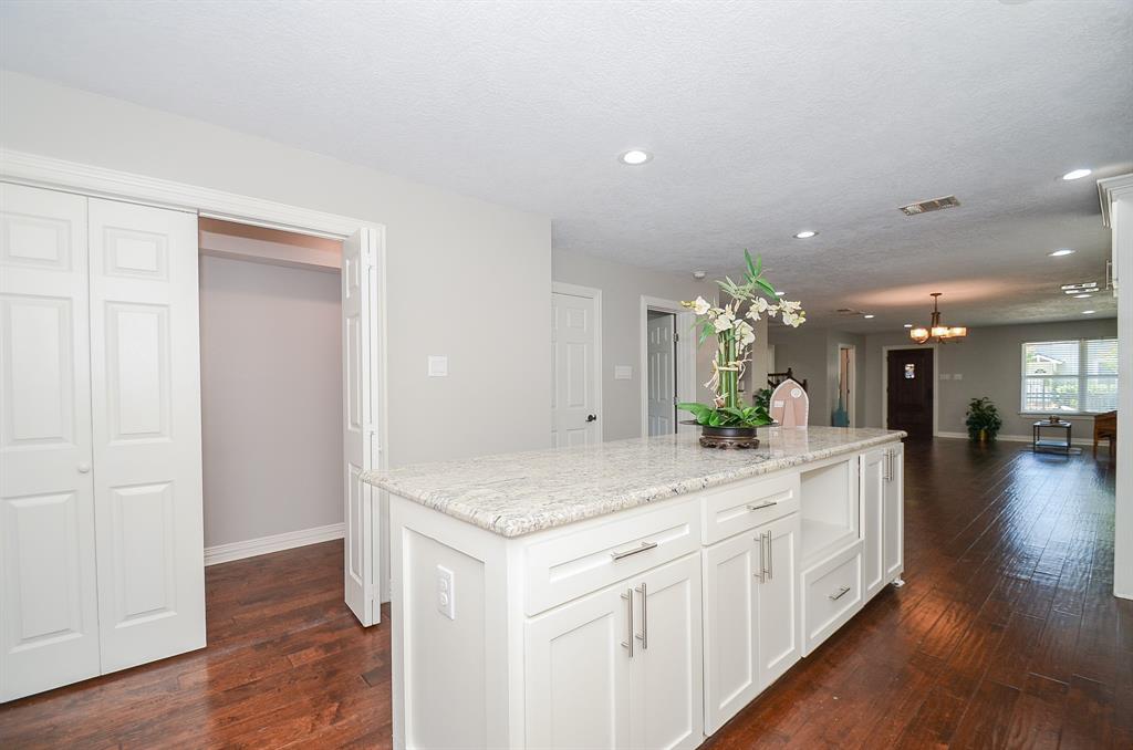 1110 2 ENID Street, Houston, Texas 77009, 6 Bedrooms Bedrooms, 17 Rooms Rooms,4 BathroomsBathrooms,Single-family,For Sale,ENID,61152330
