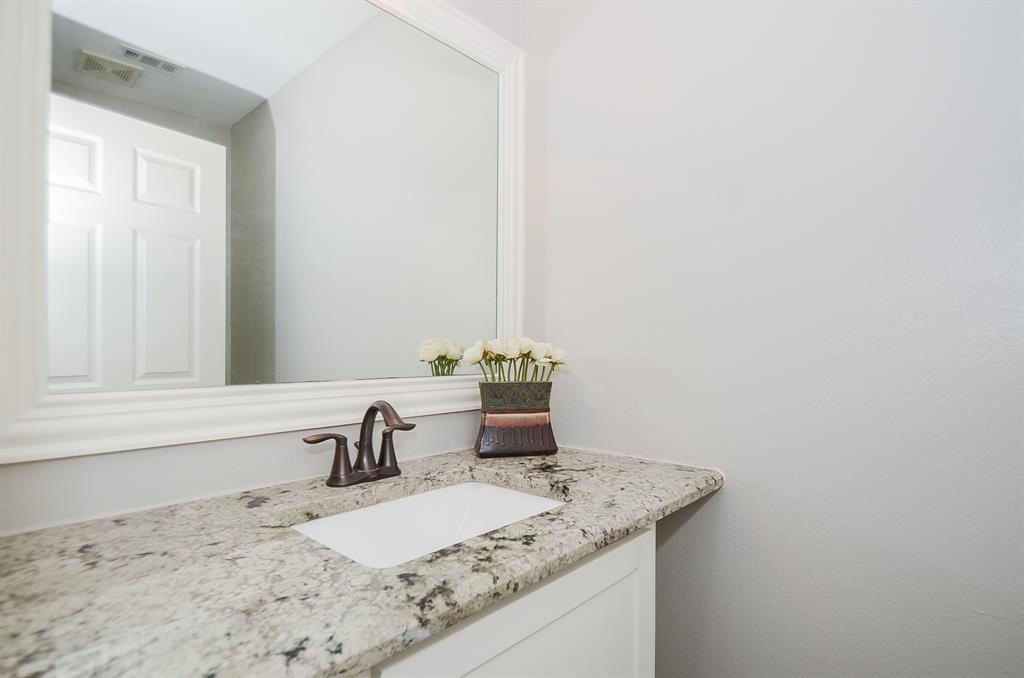 1110 2 ENID Street, Houston, Texas 77009, 6 Bedrooms Bedrooms, 17 Rooms Rooms,4 BathroomsBathrooms,Single-family,For Sale,ENID,61152330