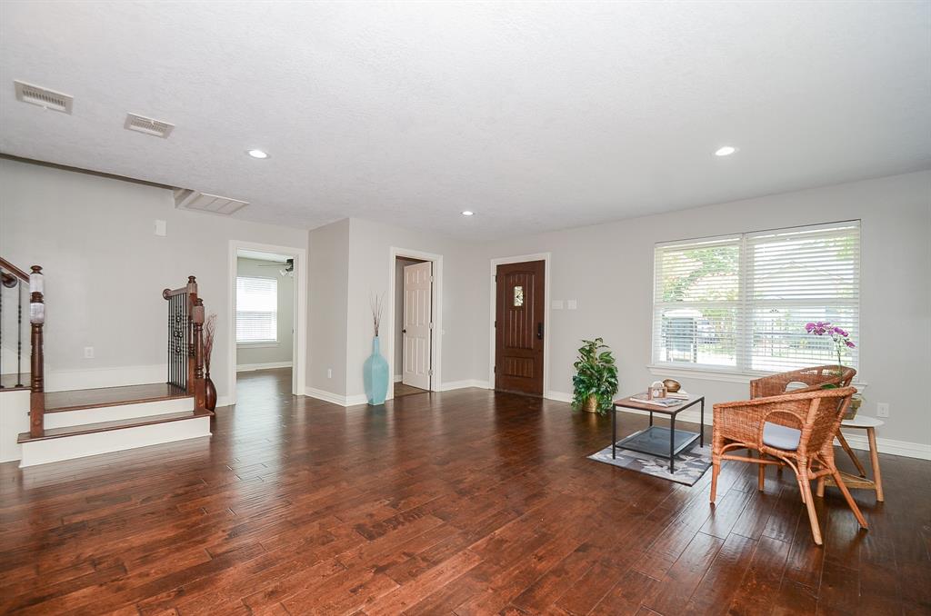 1110 2 ENID Street, Houston, Texas 77009, 6 Bedrooms Bedrooms, 17 Rooms Rooms,4 BathroomsBathrooms,Single-family,For Sale,ENID,61152330
