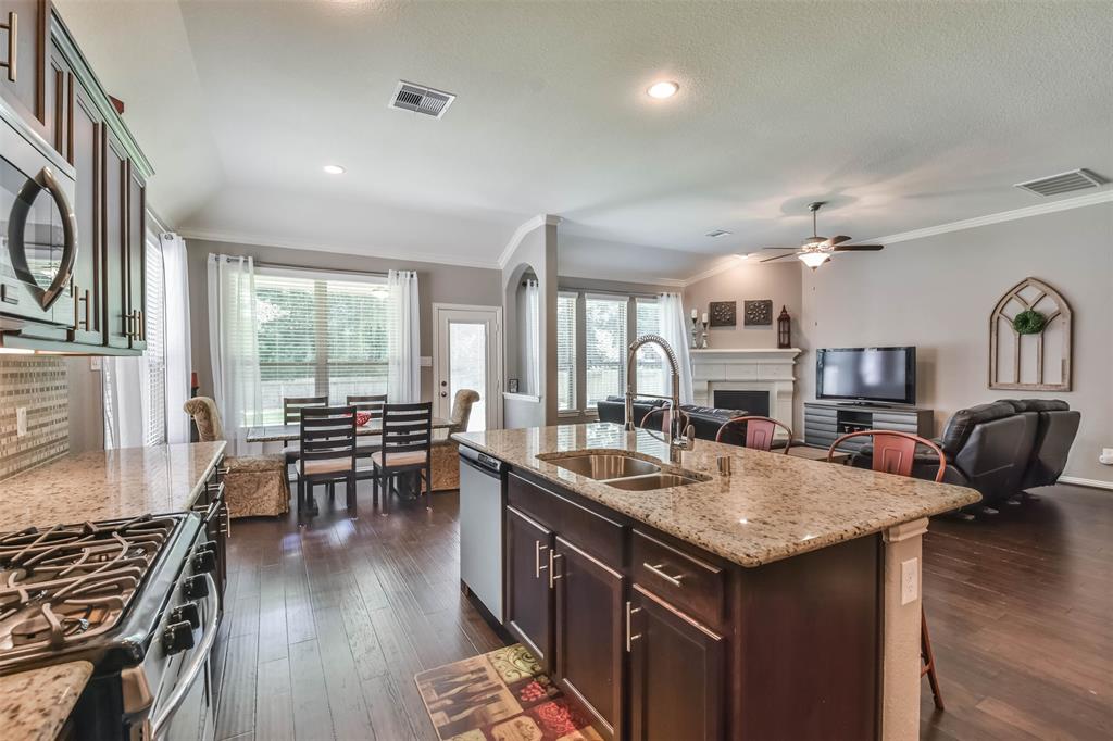 151 2 Capriccio Lane, Montgomery, Texas 77316, 5 Bedrooms Bedrooms, 9 Rooms Rooms,4 BathroomsBathrooms,Single-family,For Sale,Capriccio,69928600