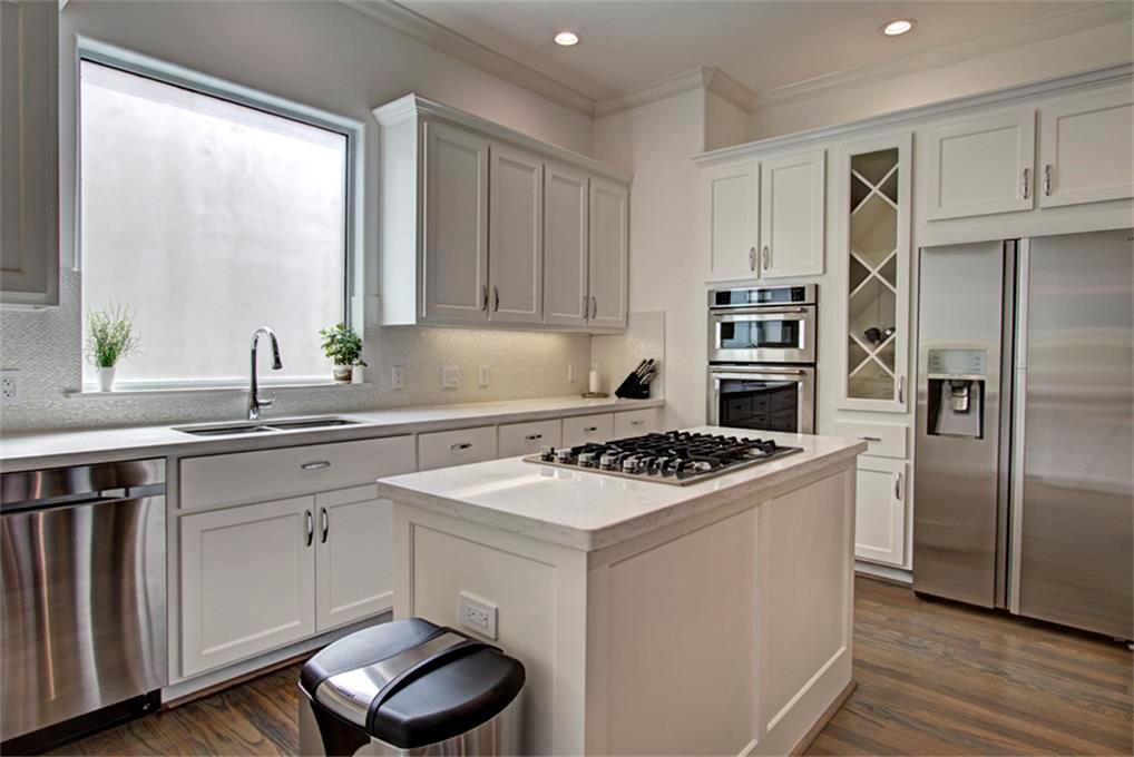 1716 3 Sandman Street, Houston, Texas 77007, 3 Bedrooms Bedrooms, 7 Rooms Rooms,3 BathroomsBathrooms,Single-family,For Sale,Sandman,80816122