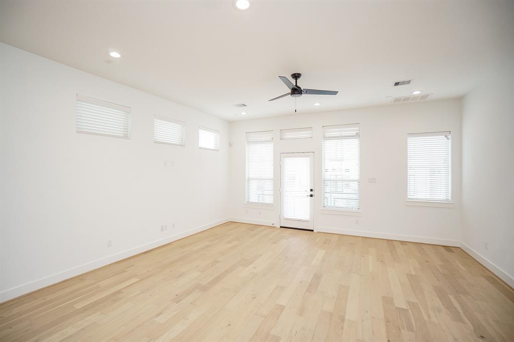 2411 3 Bevis Street, Houston, Texas 77008, 3 Bedrooms Bedrooms, 3 Rooms Rooms,3 BathroomsBathrooms,Single-family,For Sale,Bevis,72762851