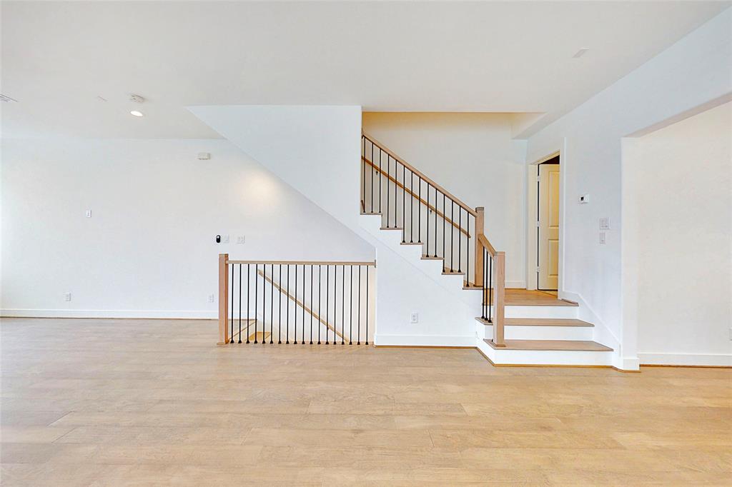 2411 3 Bevis Street, Houston, Texas 77008, 3 Bedrooms Bedrooms, 3 Rooms Rooms,3 BathroomsBathrooms,Single-family,For Sale,Bevis,72762851