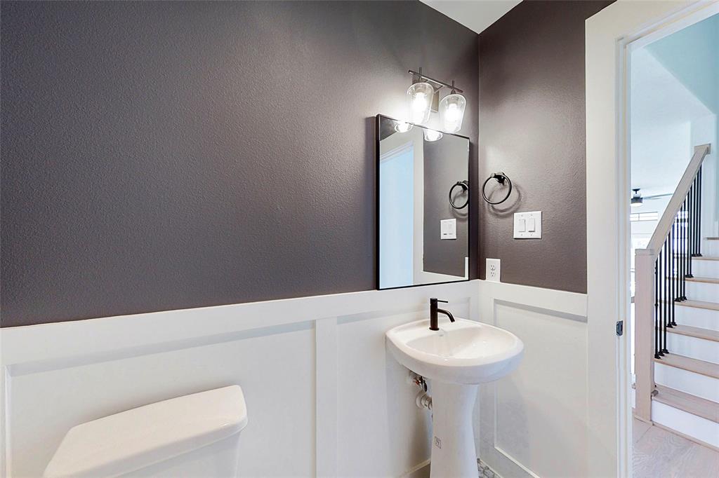 2411 3 Bevis Street, Houston, Texas 77008, 3 Bedrooms Bedrooms, 3 Rooms Rooms,3 BathroomsBathrooms,Single-family,For Sale,Bevis,72762851