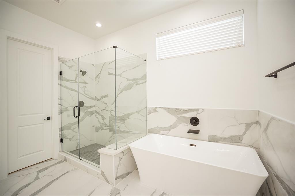 2411 3 Bevis Street, Houston, Texas 77008, 3 Bedrooms Bedrooms, 3 Rooms Rooms,3 BathroomsBathrooms,Single-family,For Sale,Bevis,72762851