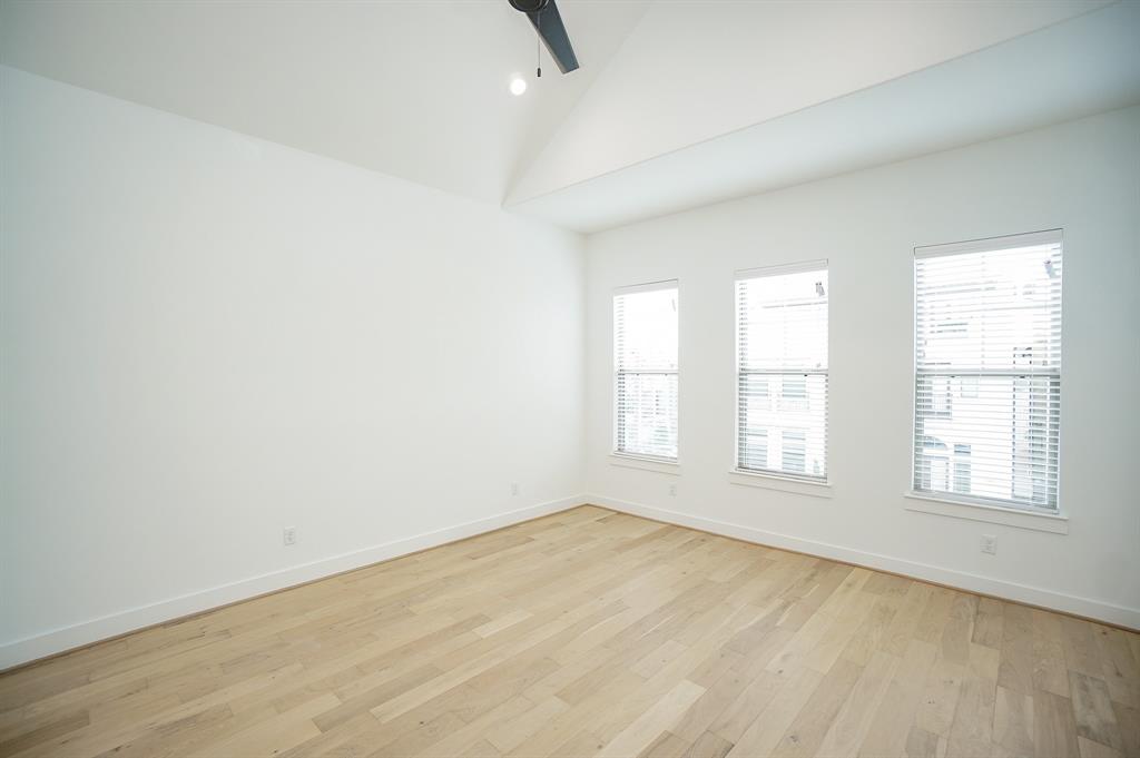 2411 3 Bevis Street, Houston, Texas 77008, 3 Bedrooms Bedrooms, 3 Rooms Rooms,3 BathroomsBathrooms,Single-family,For Sale,Bevis,72762851