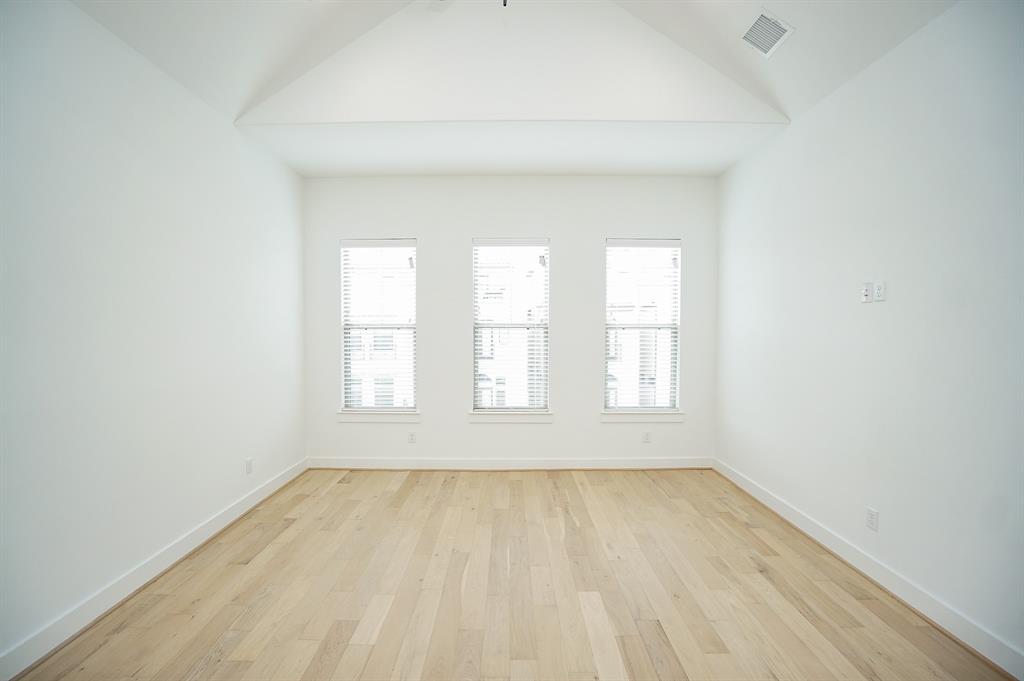 2411 3 Bevis Street, Houston, Texas 77008, 3 Bedrooms Bedrooms, 3 Rooms Rooms,3 BathroomsBathrooms,Single-family,For Sale,Bevis,72762851