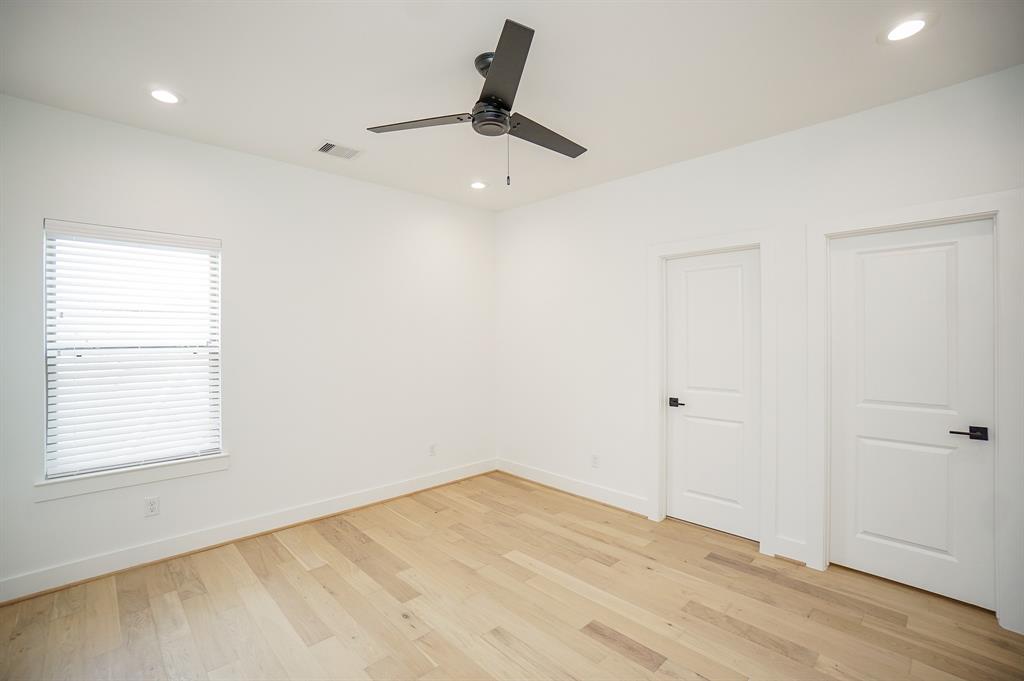2411 3 Bevis Street, Houston, Texas 77008, 3 Bedrooms Bedrooms, 3 Rooms Rooms,3 BathroomsBathrooms,Single-family,For Sale,Bevis,72762851