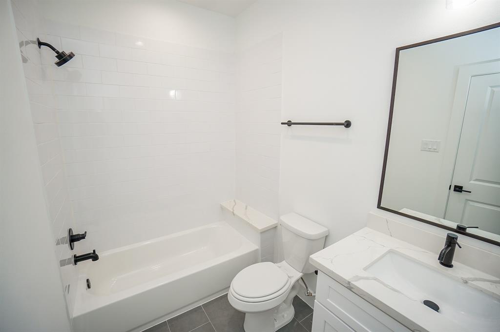 2411 3 Bevis Street, Houston, Texas 77008, 3 Bedrooms Bedrooms, 3 Rooms Rooms,3 BathroomsBathrooms,Single-family,For Sale,Bevis,72762851