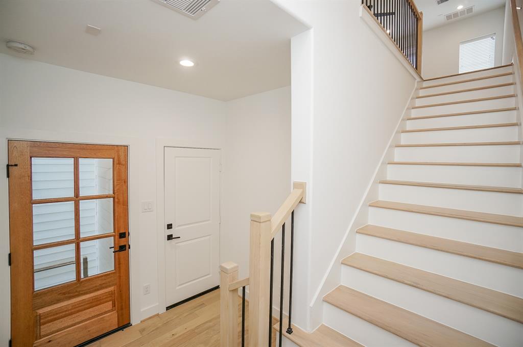 2411 3 Bevis Street, Houston, Texas 77008, 3 Bedrooms Bedrooms, 3 Rooms Rooms,3 BathroomsBathrooms,Single-family,For Sale,Bevis,72762851