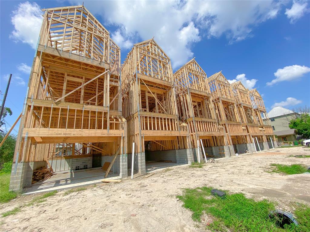 2411 3 Bevis Street, Houston, Texas 77008, 3 Bedrooms Bedrooms, 3 Rooms Rooms,3 BathroomsBathrooms,Single-family,For Sale,Bevis,72762851