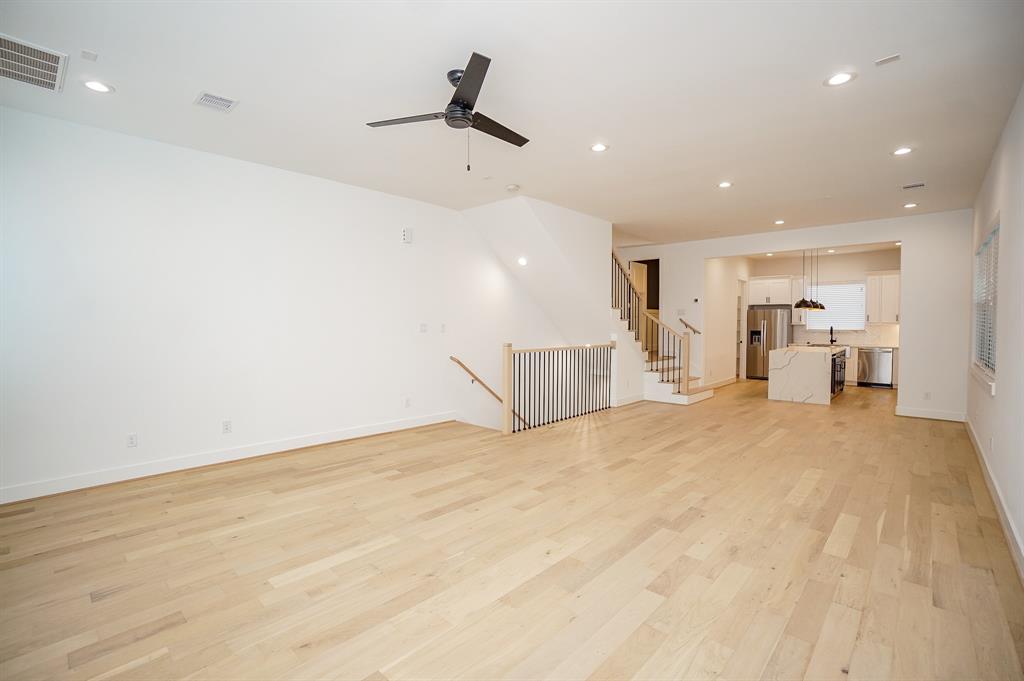 2411 3 Bevis Street, Houston, Texas 77008, 3 Bedrooms Bedrooms, 3 Rooms Rooms,3 BathroomsBathrooms,Single-family,For Sale,Bevis,72762851