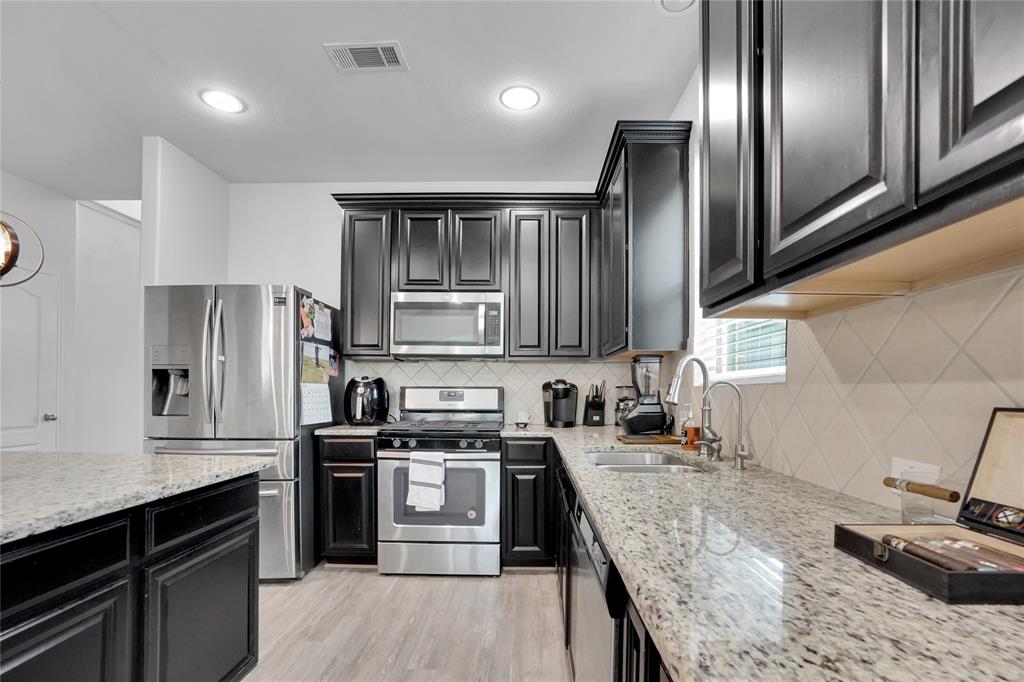 13310 2 Bardwall Lake Court, Houston, Texas 77044, 4 Bedrooms Bedrooms, 7 Rooms Rooms,2 BathroomsBathrooms,Single-family,For Sale,Bardwall Lake,68944414