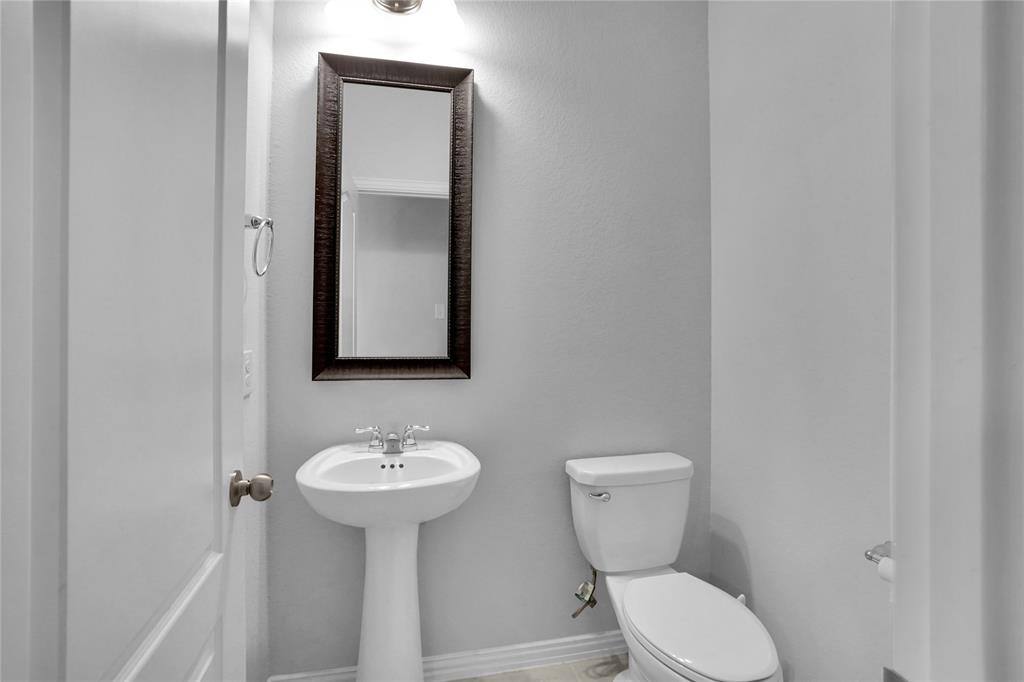 13310 2 Bardwall Lake Court, Houston, Texas 77044, 4 Bedrooms Bedrooms, 7 Rooms Rooms,2 BathroomsBathrooms,Single-family,For Sale,Bardwall Lake,68944414
