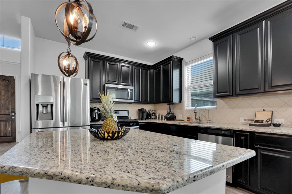 13310 2 Bardwall Lake Court, Houston, Texas 77044, 4 Bedrooms Bedrooms, 7 Rooms Rooms,2 BathroomsBathrooms,Single-family,For Sale,Bardwall Lake,68944414