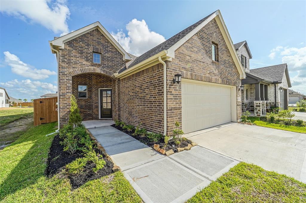 13016 2 Sapphire Lake Lane, Texas City, Texas 77568, 3 Bedrooms Bedrooms, 7 Rooms Rooms,2 BathroomsBathrooms,Single-family,For Sale,Sapphire Lake,2714934