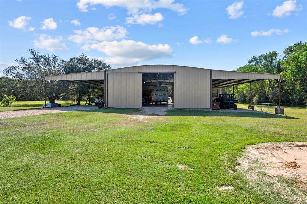 18212 1 Davis Estate Road, Needville, Texas 77461, 3 Bedrooms Bedrooms, 9 Rooms Rooms,3 BathroomsBathrooms,Country Homes/acreage,For Sale,Davis Estate,47795710