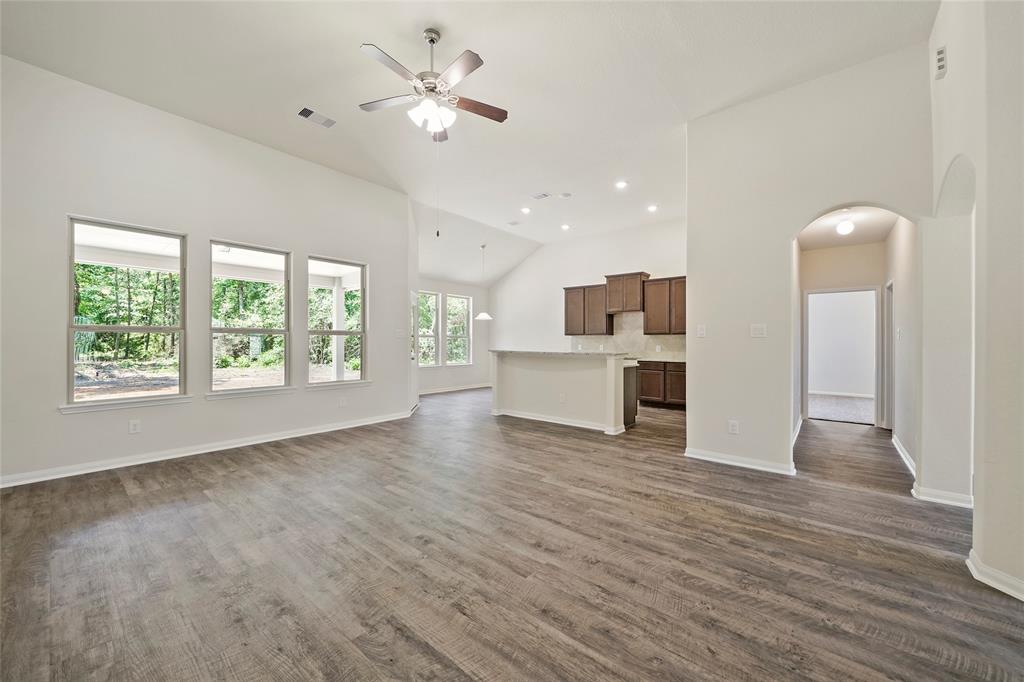 16505 1 Aransas Street, Conroe, Texas 77303, 5 Bedrooms Bedrooms, 8 Rooms Rooms,3 BathroomsBathrooms,Single-family,For Sale,Aransas,59287291