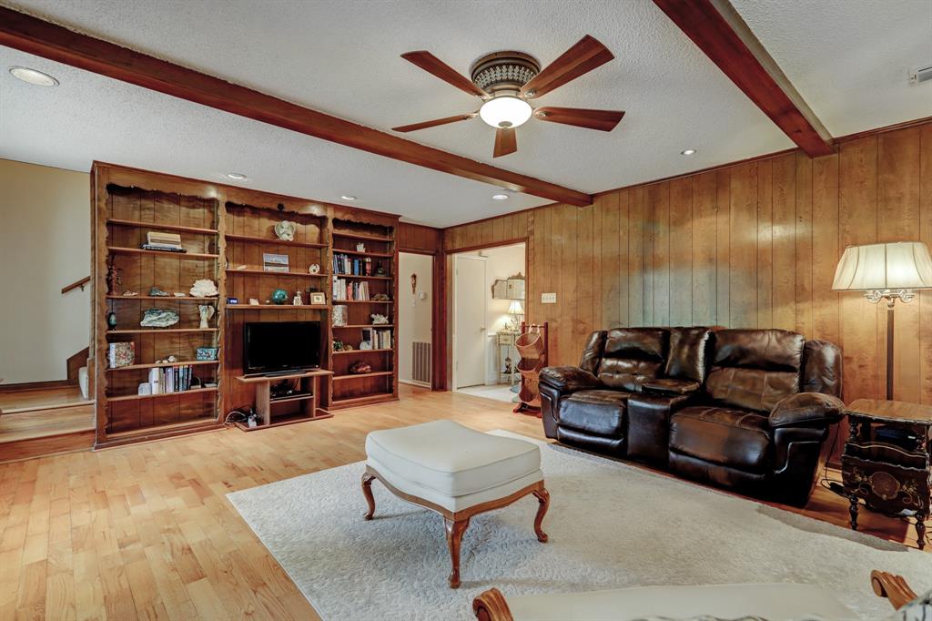 2318 Pomeran Drive