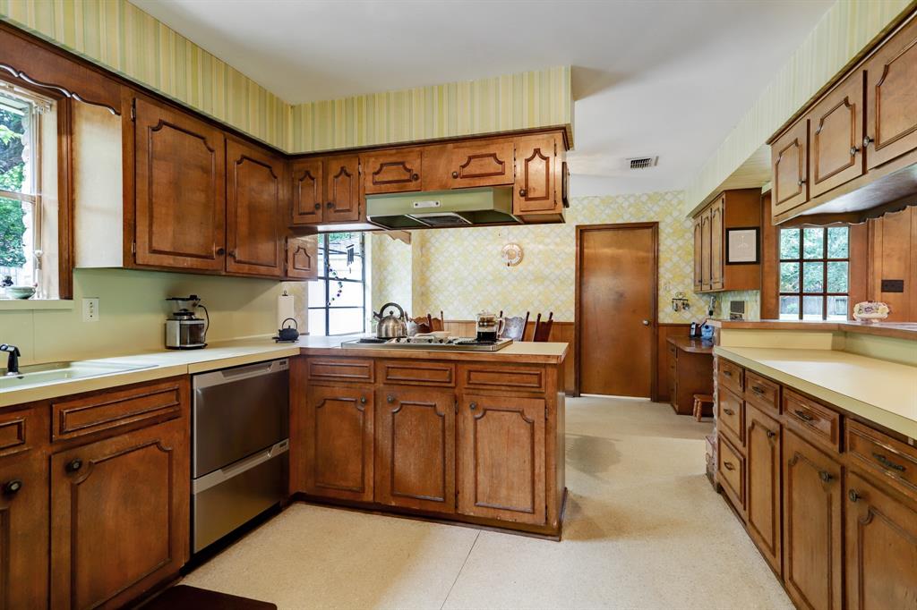 2318 Pomeran Drive