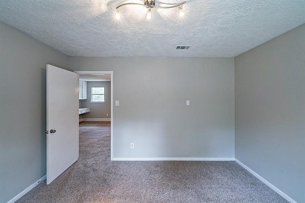 5222 2 Woodville Lane, Spring, Texas 77379, 5 Bedrooms Bedrooms, 5 Rooms Rooms,2 BathroomsBathrooms,Single-family,For Sale,Woodville,78951491